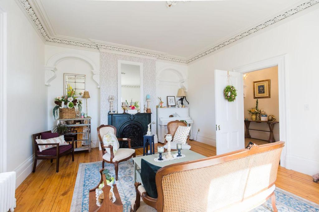 Heritage Quay Bed & Breakfast ピクトゥー エクステリア 写真